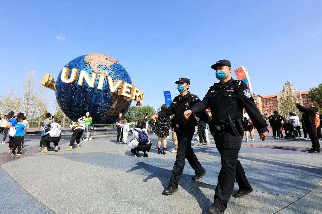 民警在岗位上祝福祖国繁荣昌盛,祝福祖国的守护者平安快乐