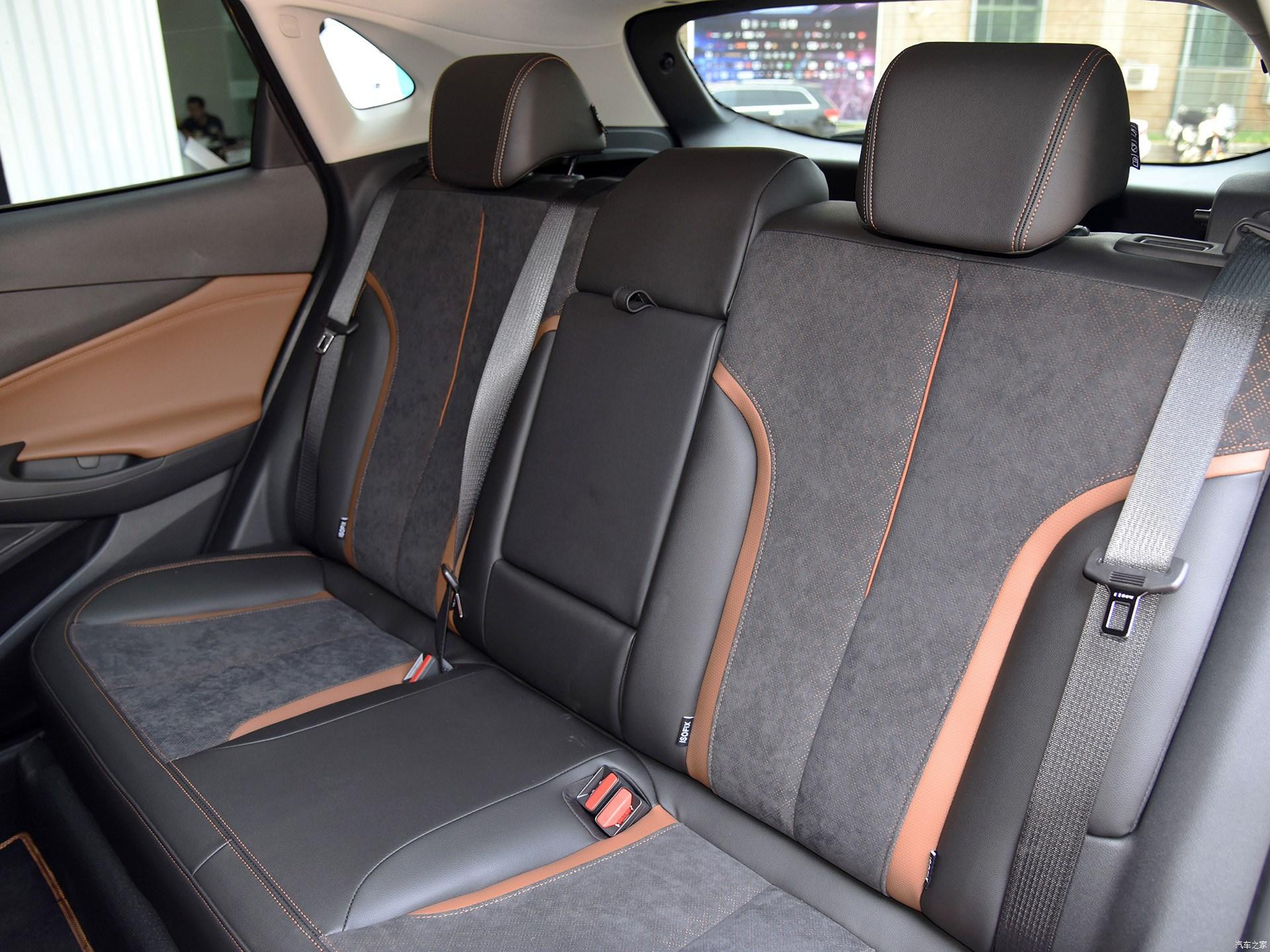 有人说胖子是潜力股,试驾别克昂科旗空间