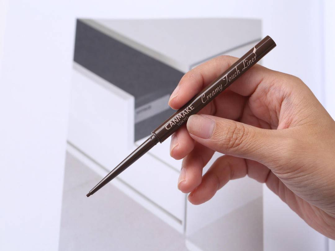 方脸女生是不是很难看,方脸太高级了