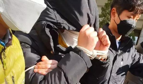 韩国爆疯狂传播未成年人视频案，数百万民众*愿请**曝光“色情博士”