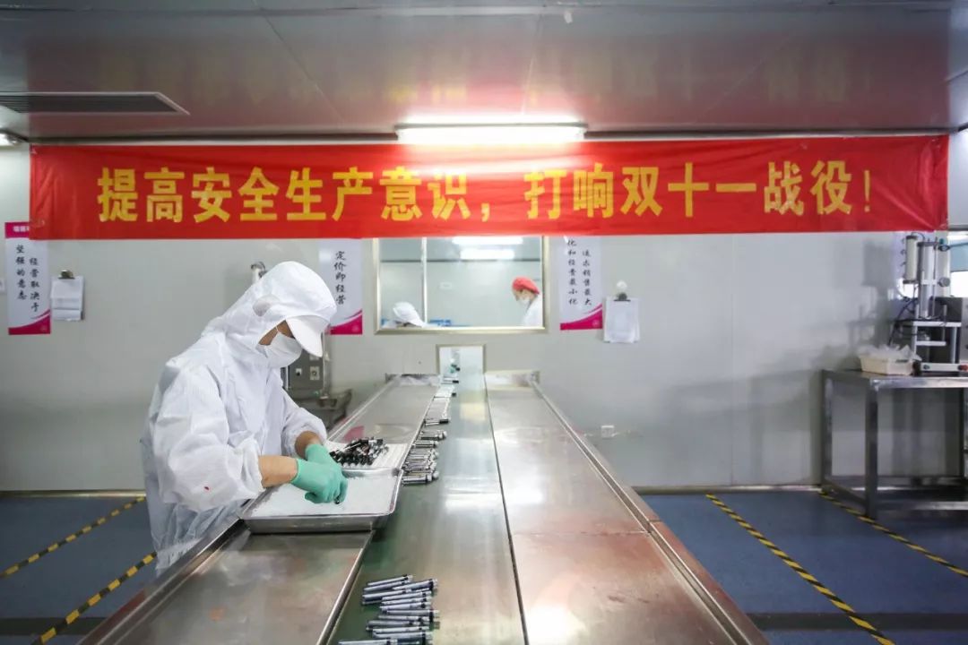 沃尔玛的供应商卖口红,一支仅售4块9,怎样才能不亏本?