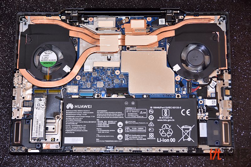 荣耀猎人v700风谷式散热,荣耀猎人游戏本v700i5款测评