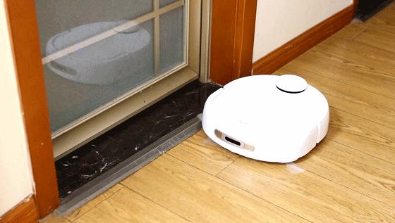 可以自动洗拖布的扫拖机器人，是行业标杆？还是智商收割机？