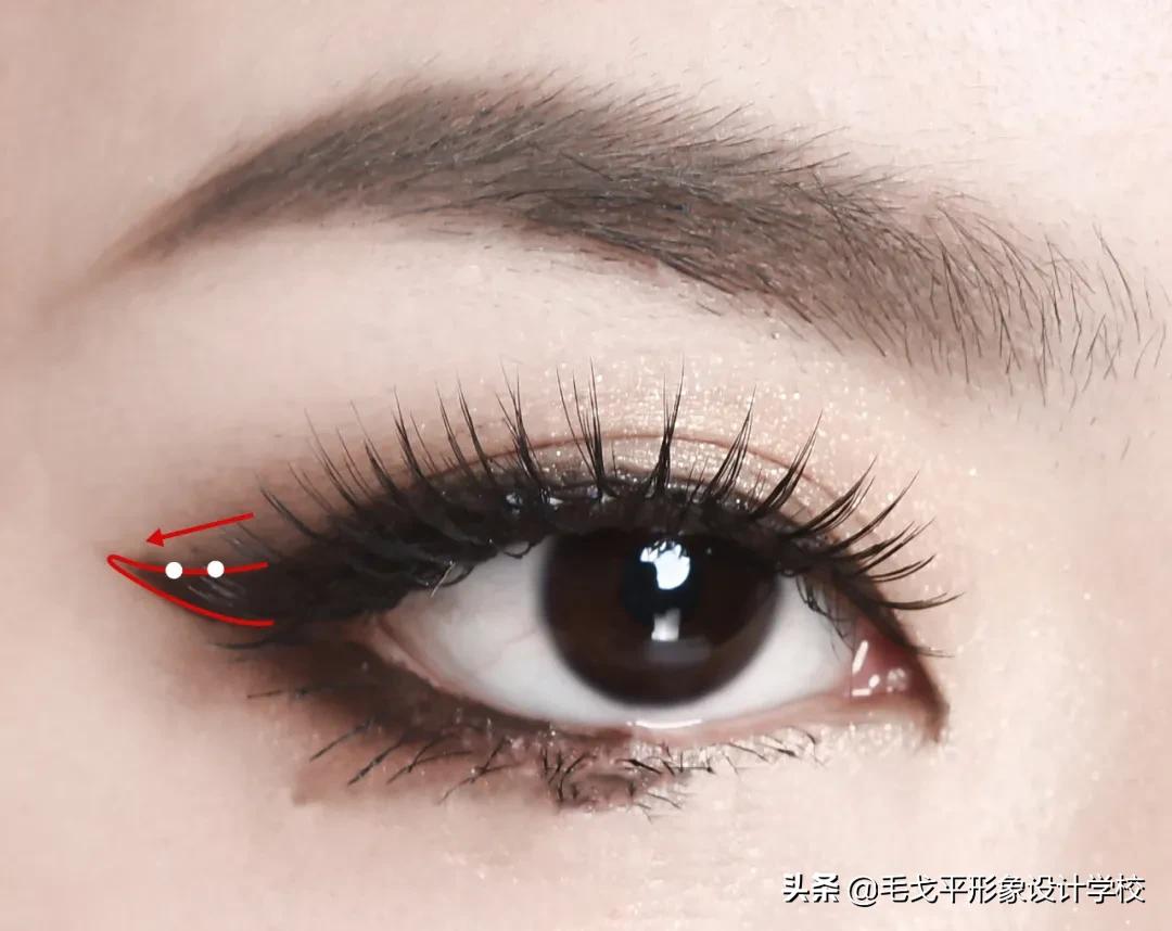 完美日记眼线画法新手,眼线的画法新手简单