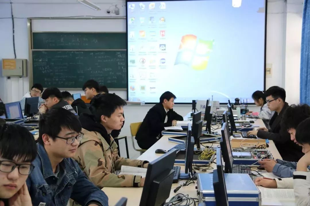 院系风采|你想了解的-信息工程学院,都在这儿