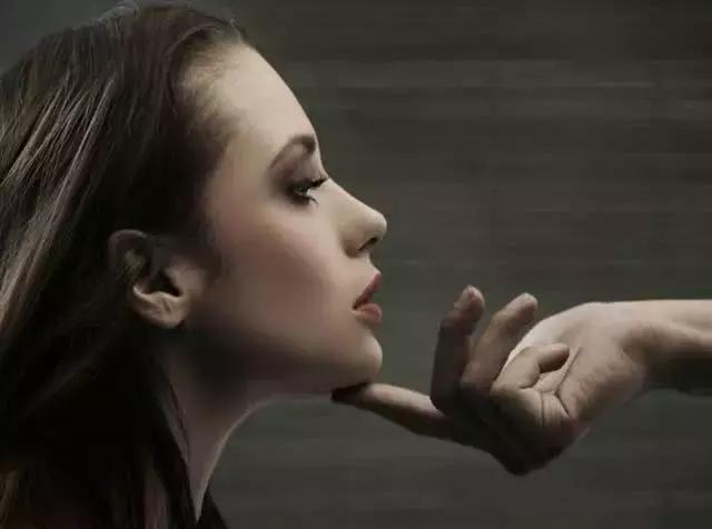 为什么女性讨厌头发稀疏的男生,为什么女生讨厌男生看照片