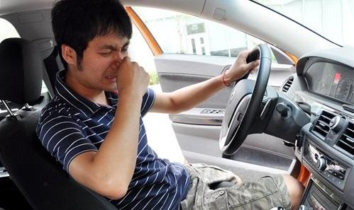 汽车坐垫臭味怎么处理,车子里面坐垫异味很重怎么处理