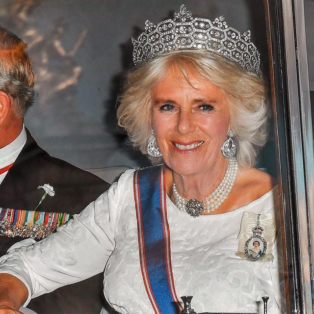 卡米拉珠宝沙特王室,沙特王室送劳斯莱斯