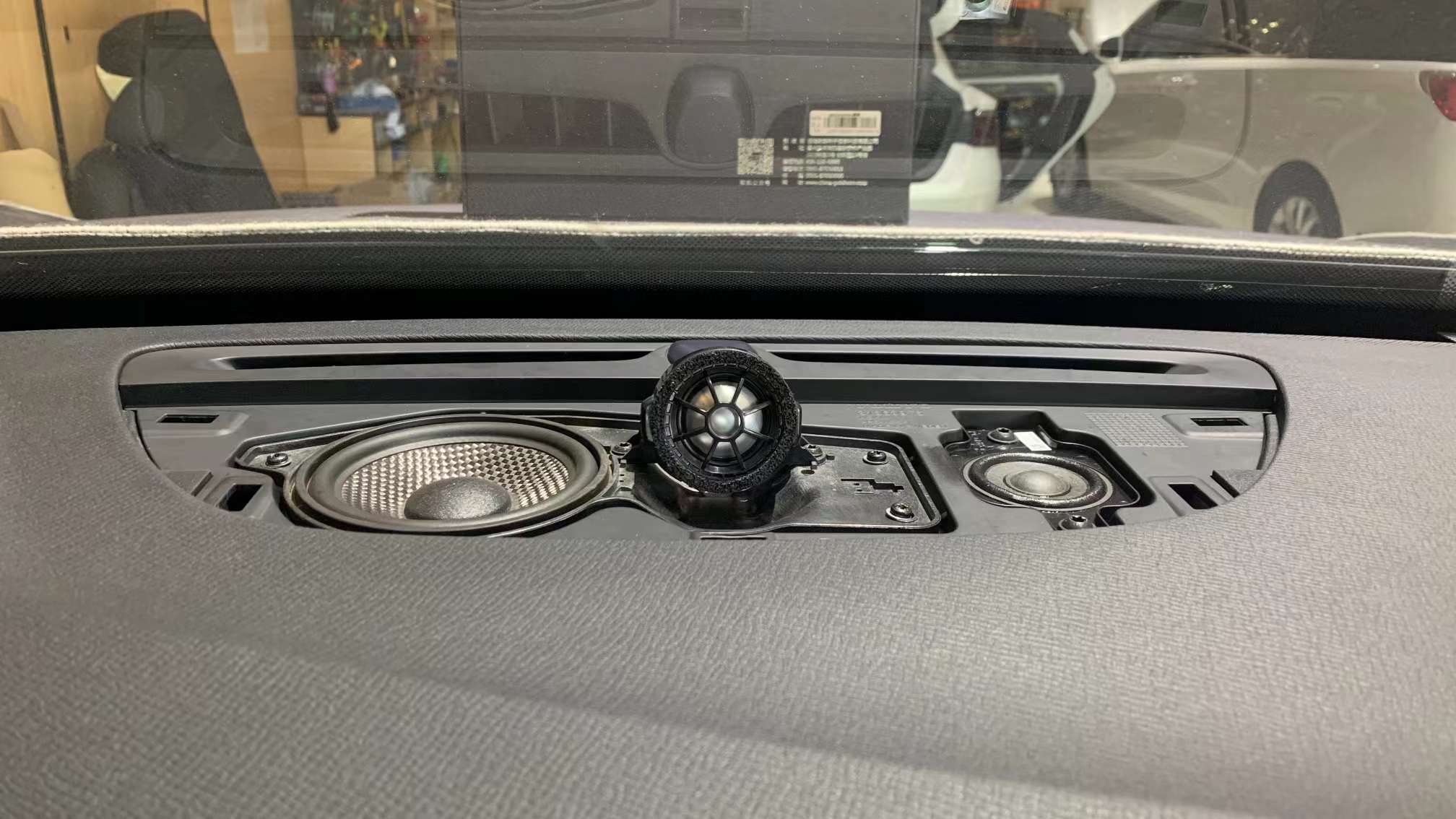 沃尔沃xc90功放提升音效,沃尔沃xc90功放拆装