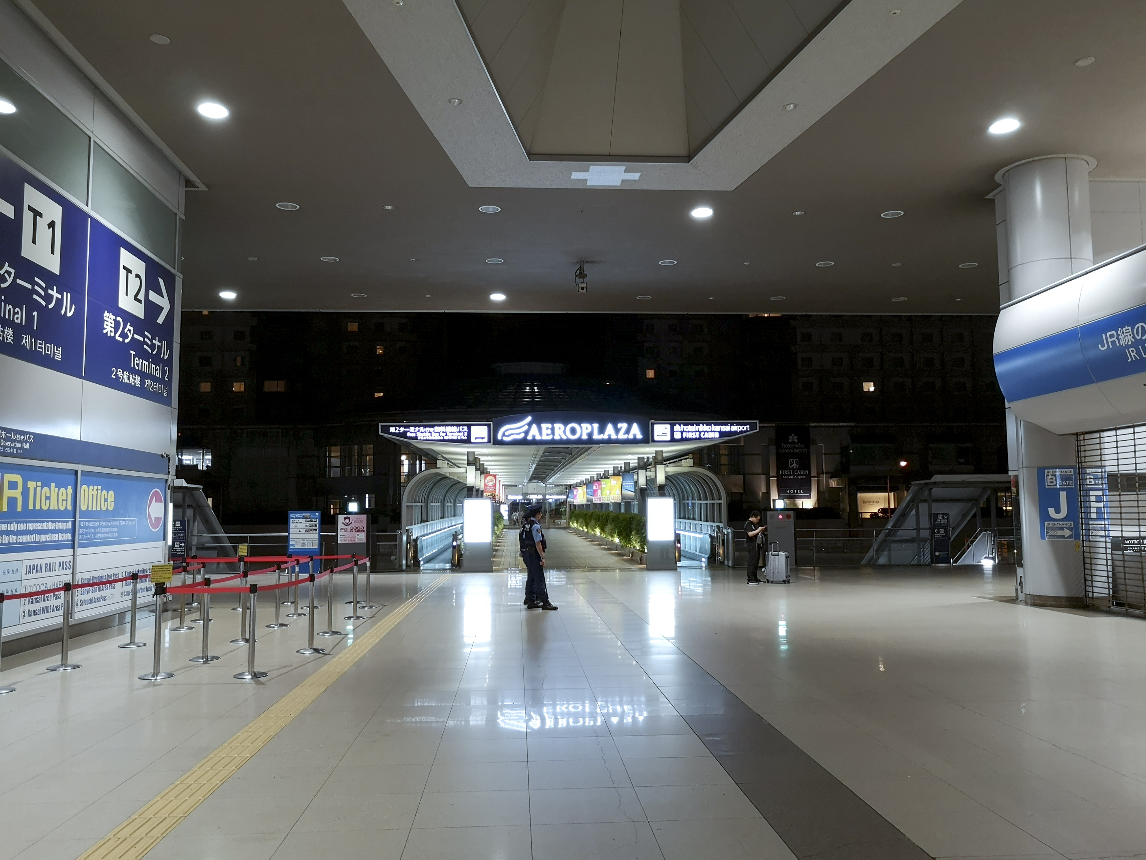 关西机场有过夜的地方吗,关西机场坐夜间巴士人多吗