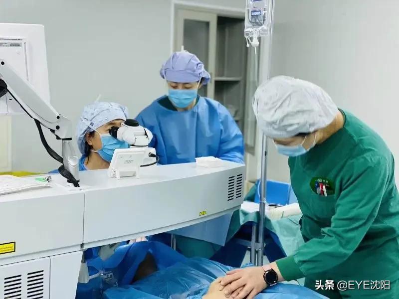 高考后集体扎堆做近视手术,高考体检近视怎么测视力正确