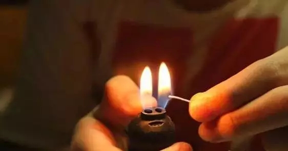 橄榄核雕手串如何打流苏视频,菩提手串有流苏和跑轮该怎么盘呀