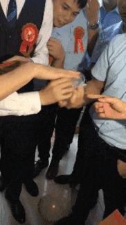 只能亮度调亮才能看得懂的梗,调高亮度才能看懂的梗