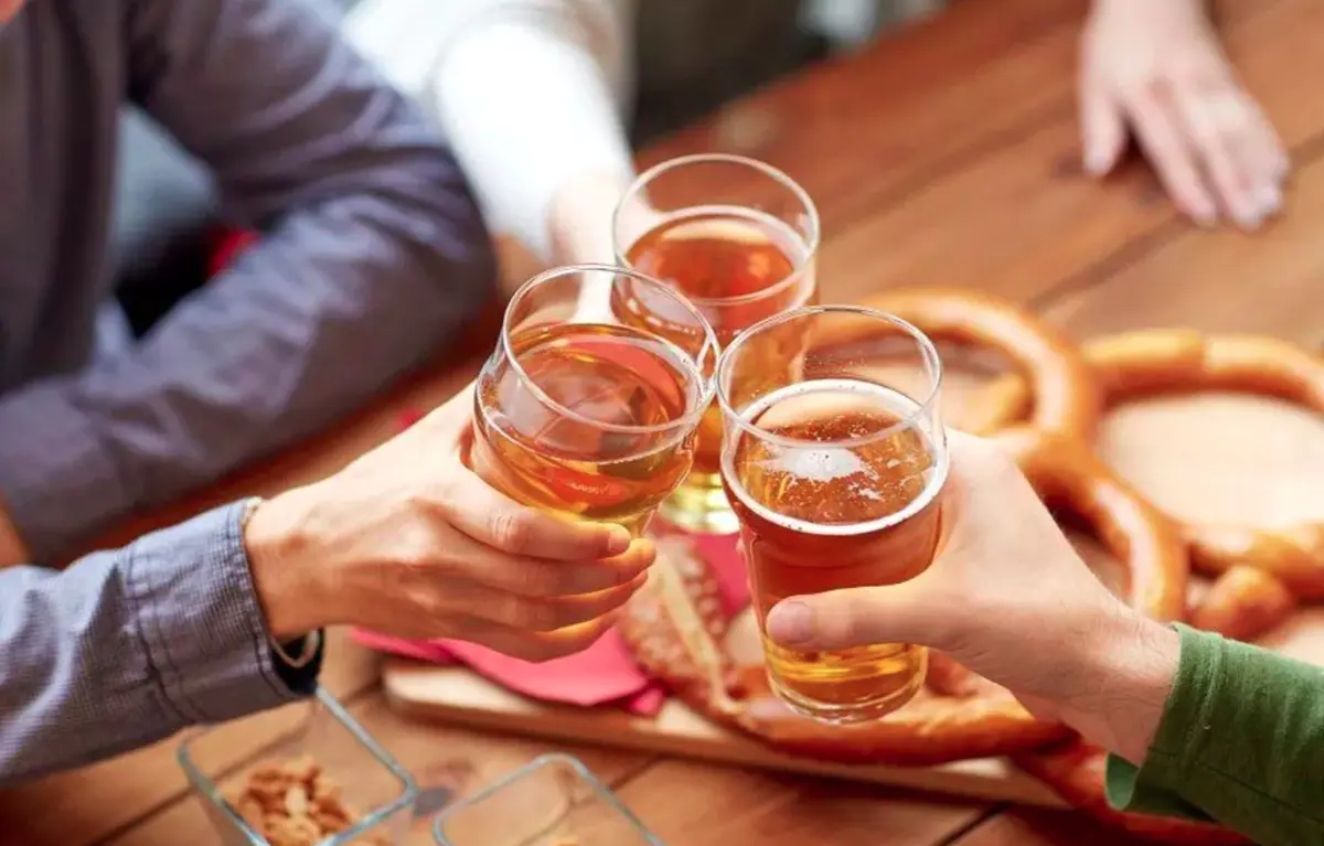 导致尿酸升高易得痛风主要原因，及霜清茶提示的五种方法