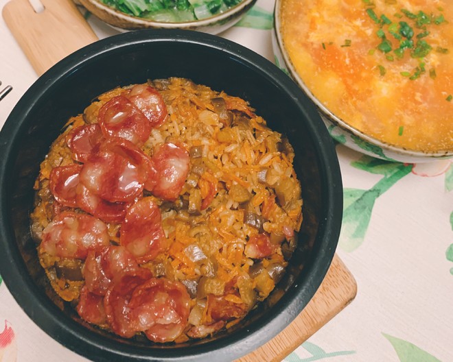 一吃就上瘾的煲仔饭,大厨教腊味煲仔饭砂锅家常做法