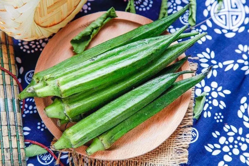 中药不能和饭一起吃但可以做药膳,可以当菜吃的中药