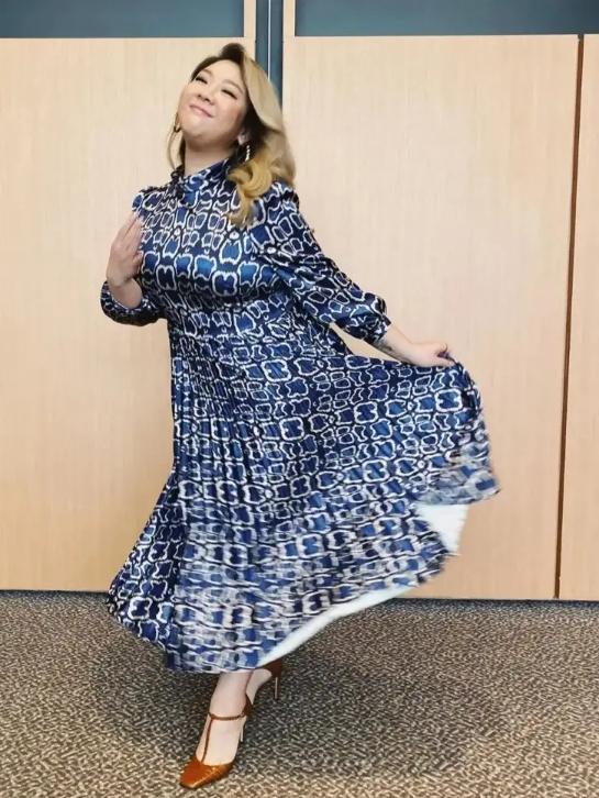 郑欣宜丝绒西装,郑欣宜现在的穿搭照片