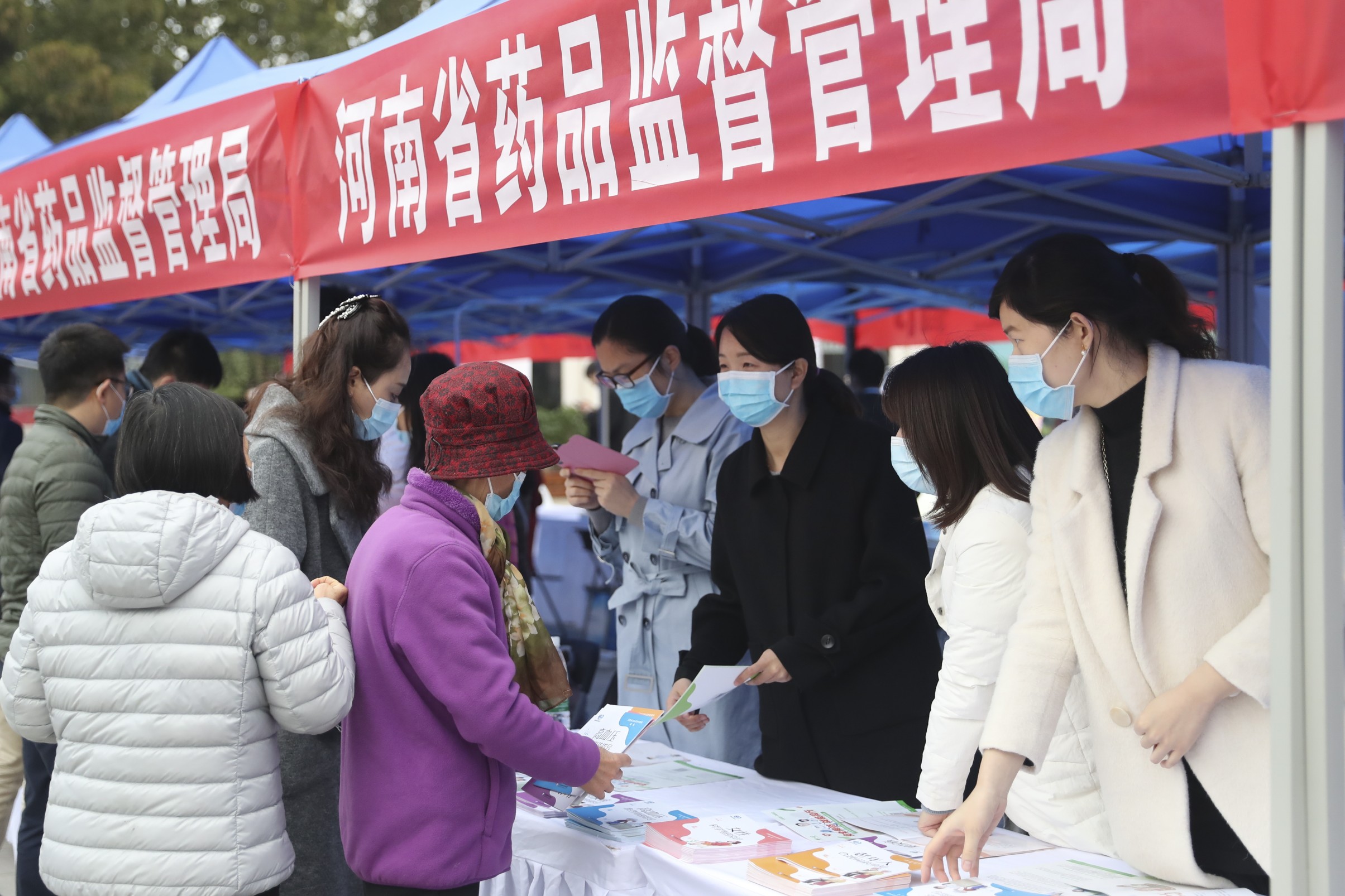 天天补钙,为啥还缺钙?河南省中医院药师:要根据不同体质选择补钙制剂