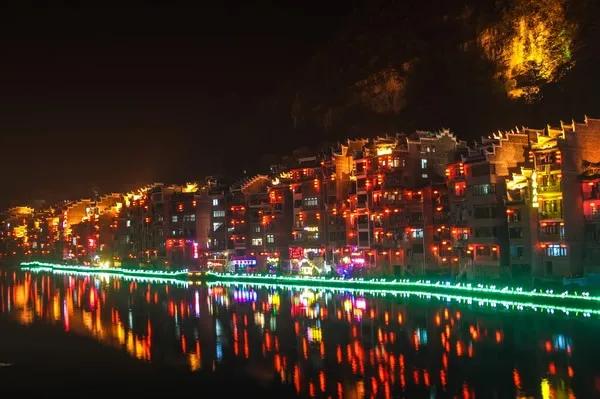 黄果树荔波小七孔苗寨镇远两日游,千户苗寨梵净山黄果树三日游