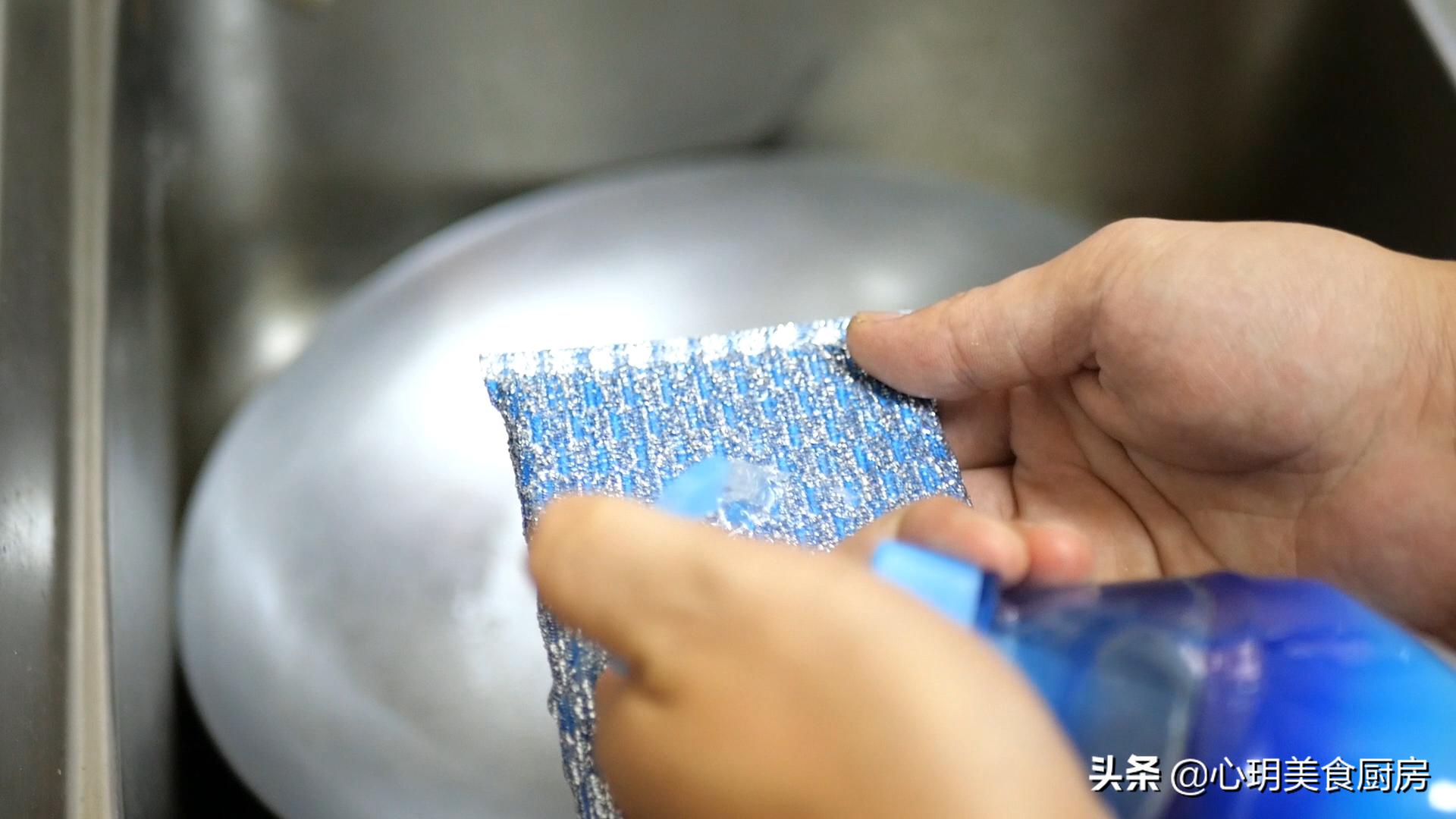 铁锅第二次开锅的正确方法不粘锅,生铁锅开锅正确方法不粘锅