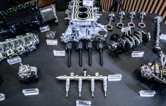 jeep指南者1.3t四驱爬山测试,进口jeep指南者2.4四驱测评