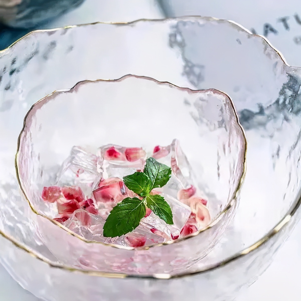 这套流光溢彩冰川碗，让居家生活更有格调、更精致