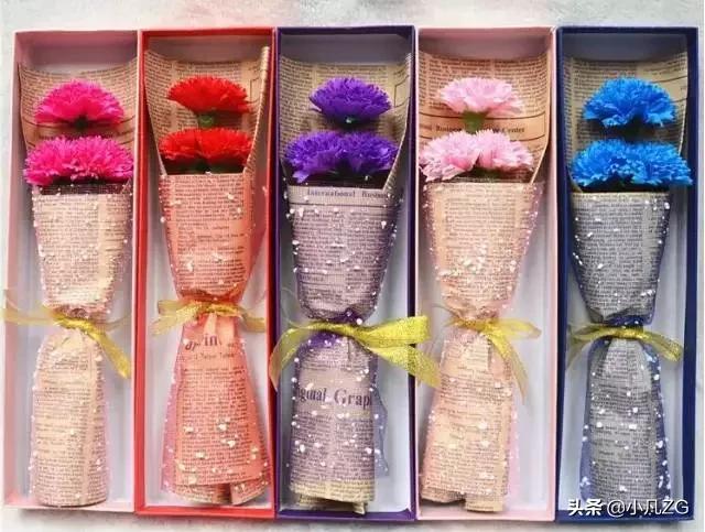 用卫生纸折康乃馨而且还不用铁丝,怎样折康乃馨最简单只需一张纸