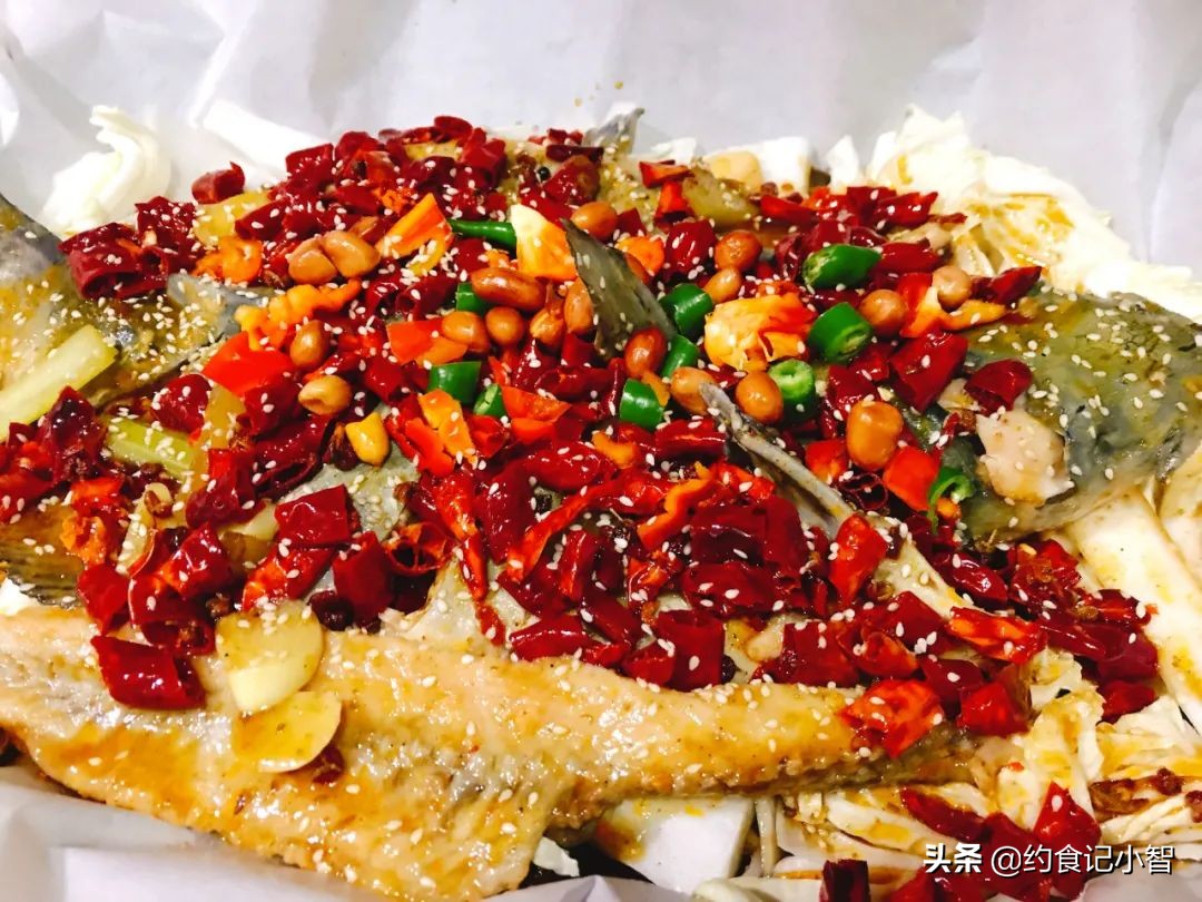 乌鲁木齐这家店丨香滑鱼皮，鲜嫩爽滑的鱼肉，无法抗拒的纸包鱼