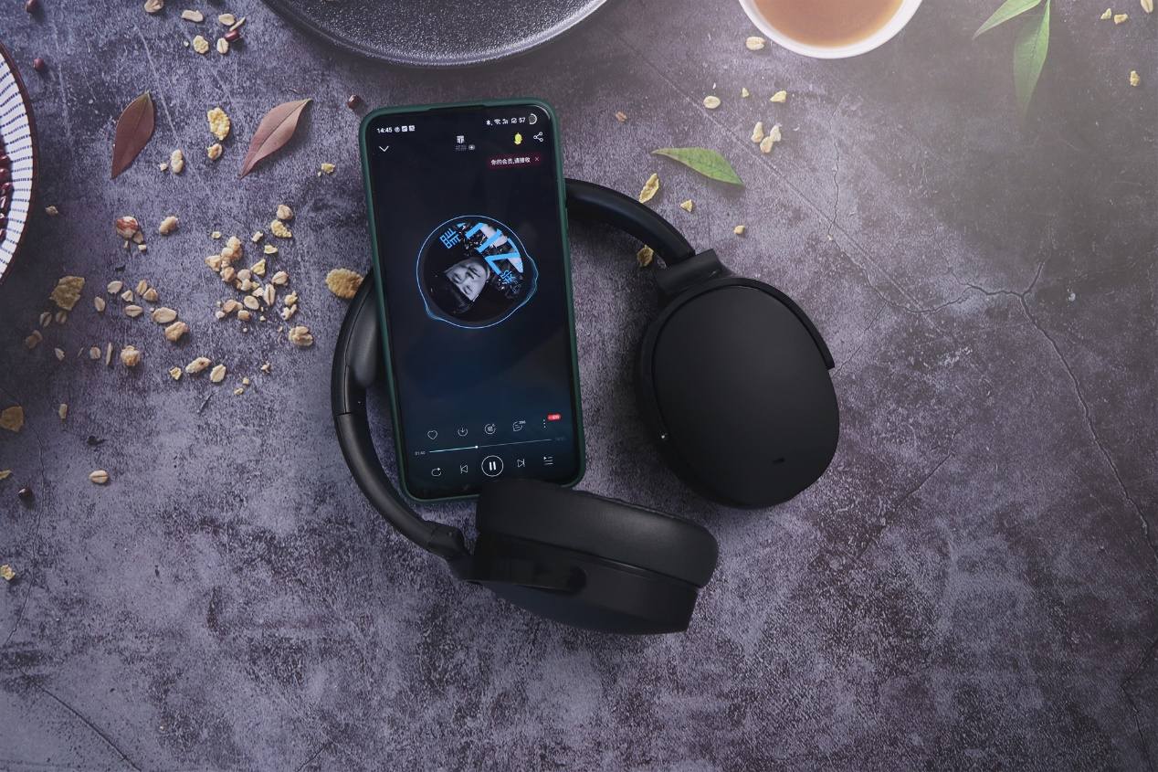 hifi头戴式无线蓝牙耳机推荐,同价位是选耳麦还是入耳式耳机