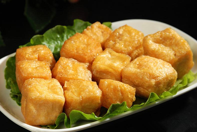 油炸豆泡块怎么做才好吃,如何炸豆泡又酥又软色又深