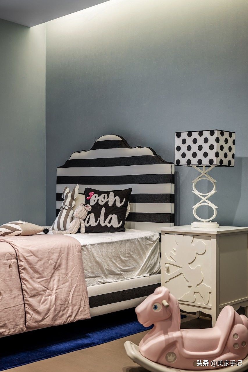 高级黑白灰风格小户型,三室一厅黑白灰装修效果中户