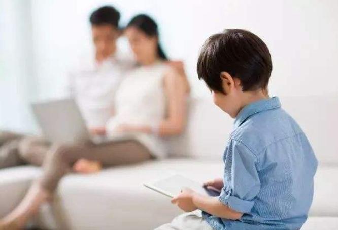 玩耍是更高级的学习？家长让孩子会玩，才能让孩子学会更多