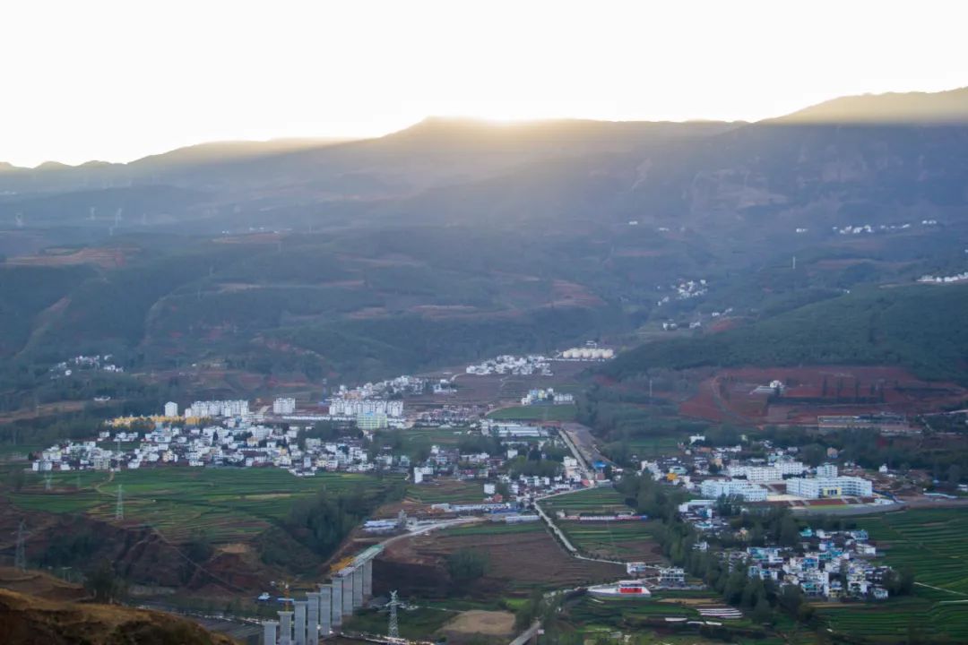 东川红土地在哪里观赏最好,昆明东川红土地攻略