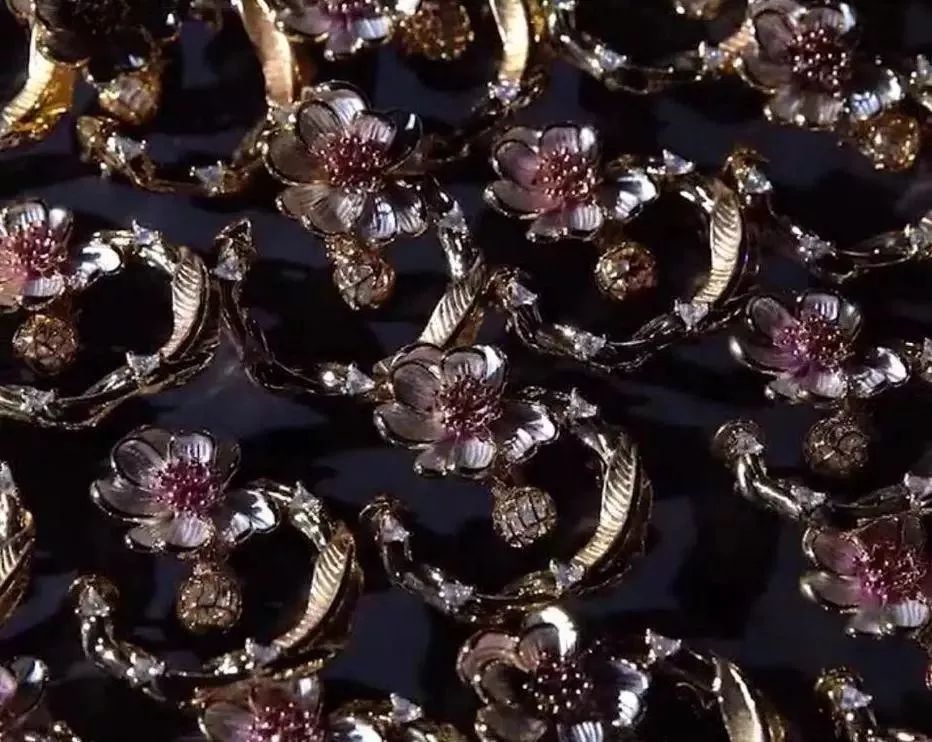 各司仙女节礼物大PK!阿里腾讯百度…谁家更戳你的心?