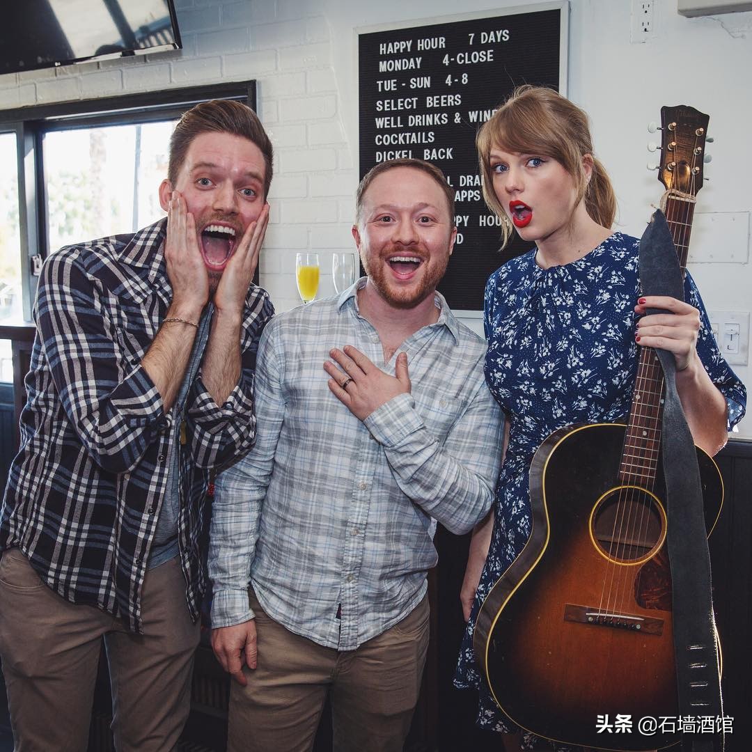 泰勒斯威夫特表白世界巡演,泰勒斯威夫特甜蜜献吻新男友