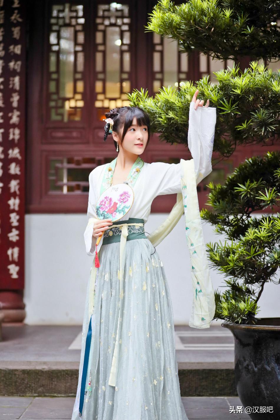 如何选择适合自己的汉服款式,汉服道袍怎么搭配才好看