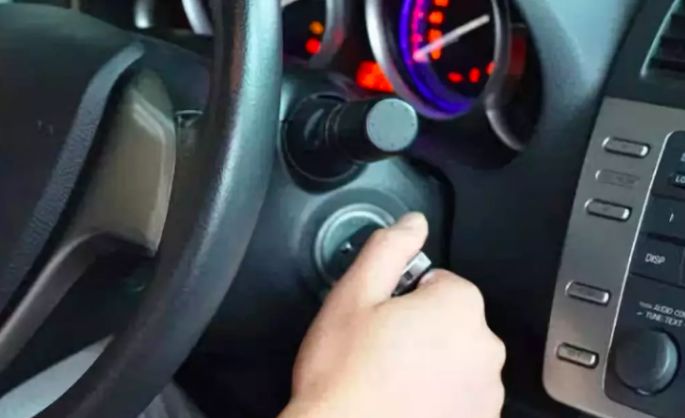 冬季蓄电池亏电的原因,冬季汽车电瓶亏电拔掉负极