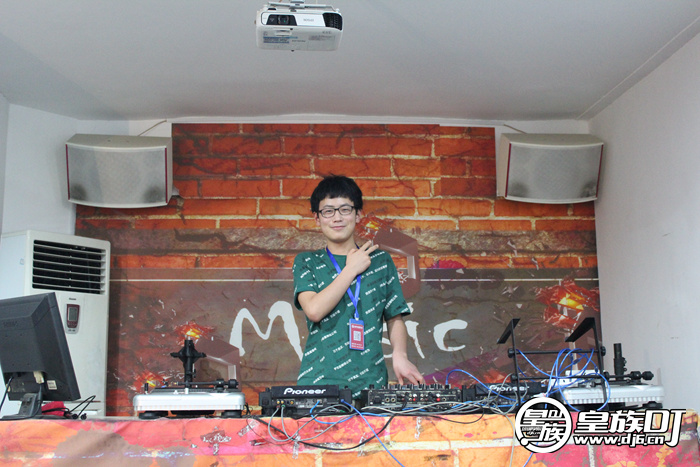 学dj打碟前途,学dj打碟难学吗