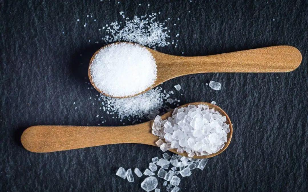 手脚冰凉失眠是阳虚吗,手脚冰凉是畏寒怕冷的一种表现吗