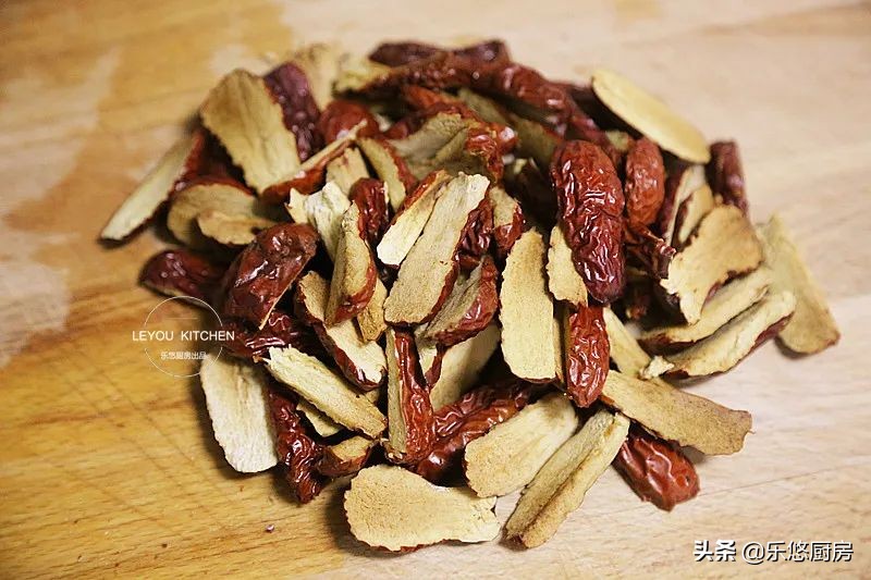 冬天早餐熬什么粥简单又营养,推荐四种最适合冬季吃的养生粥