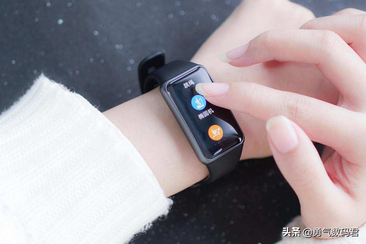 如何体验华为手环6完整功能,智能手环有哪些功能华为手环6