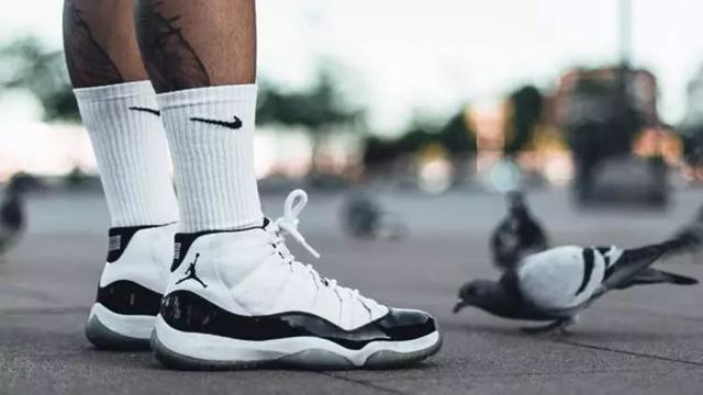 情怀aj,乔丹脚上穿的是哪个版本的aj11