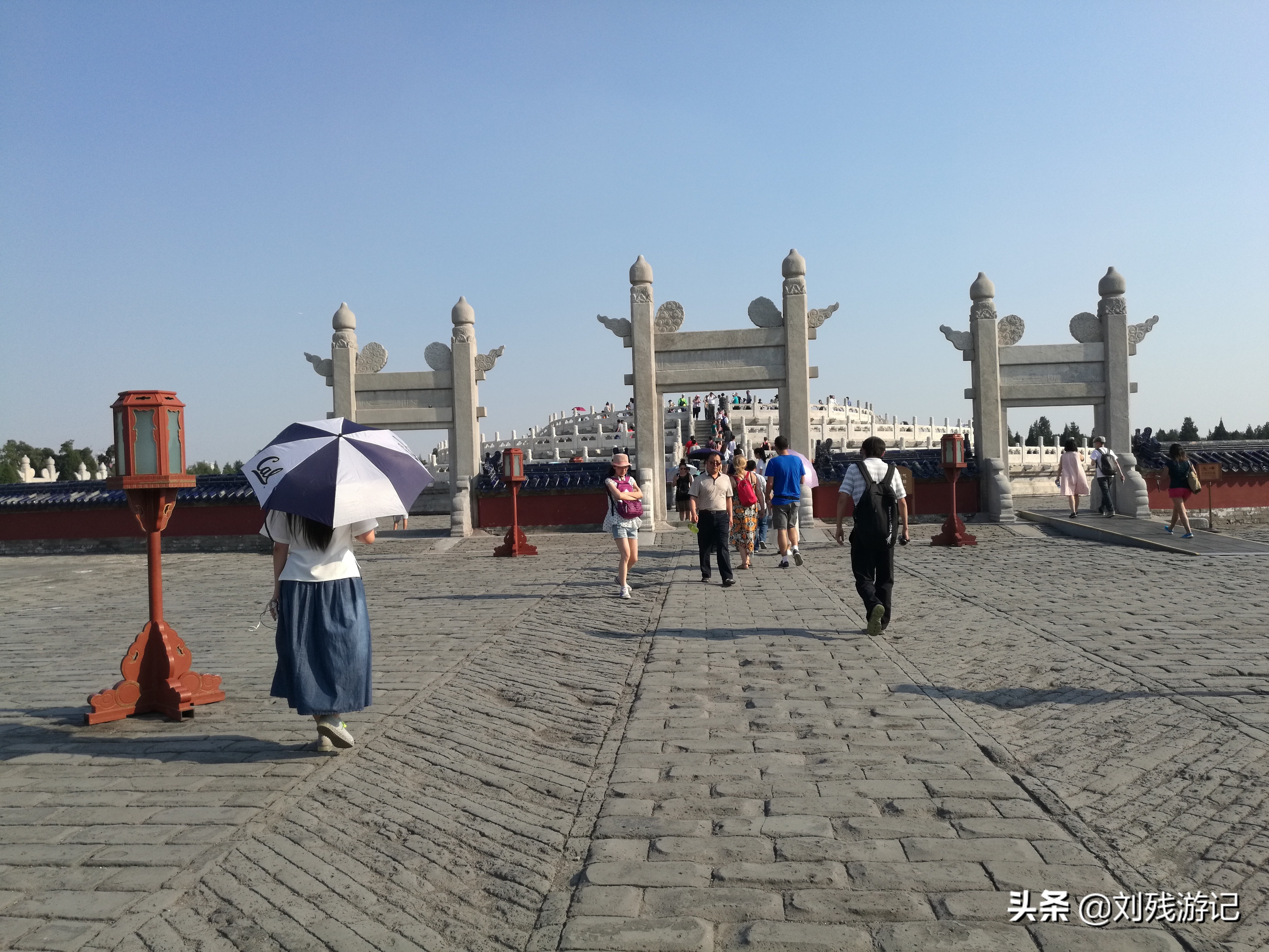 天坛是世界上最大的祭祀建筑群,北京天坛的圆坛为古代祭天的场所