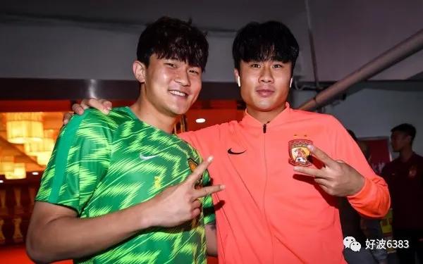 中超外援嘲讽被铲,中超球员对骂