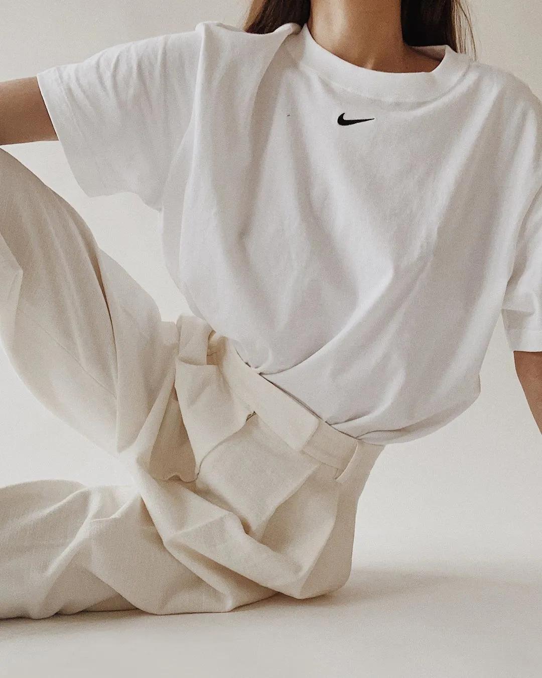 nike好看且好穿女,nike好看又不贵的单品衣服