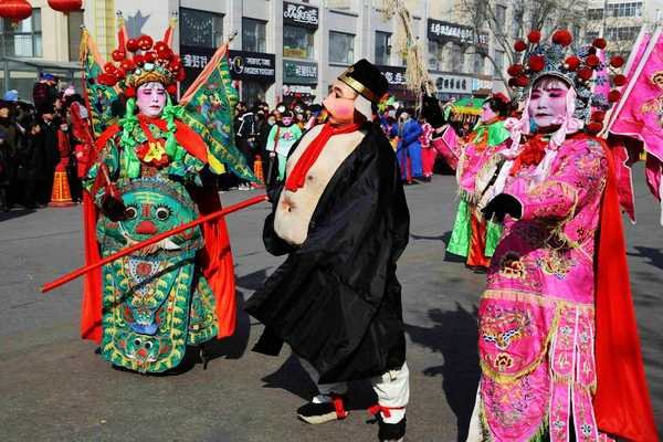 多国狂欢,国人的狂欢盛宴