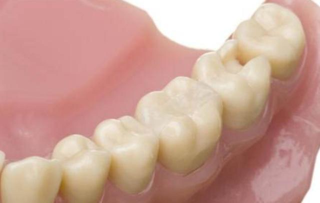 用盐和牙膏怎么去牙黄口臭,哪种牙膏能去口臭去黄牙