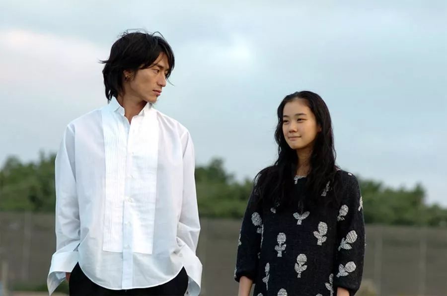 文艺少女小育的花布长裙表达了什么?——治愈系女神苍井优示范