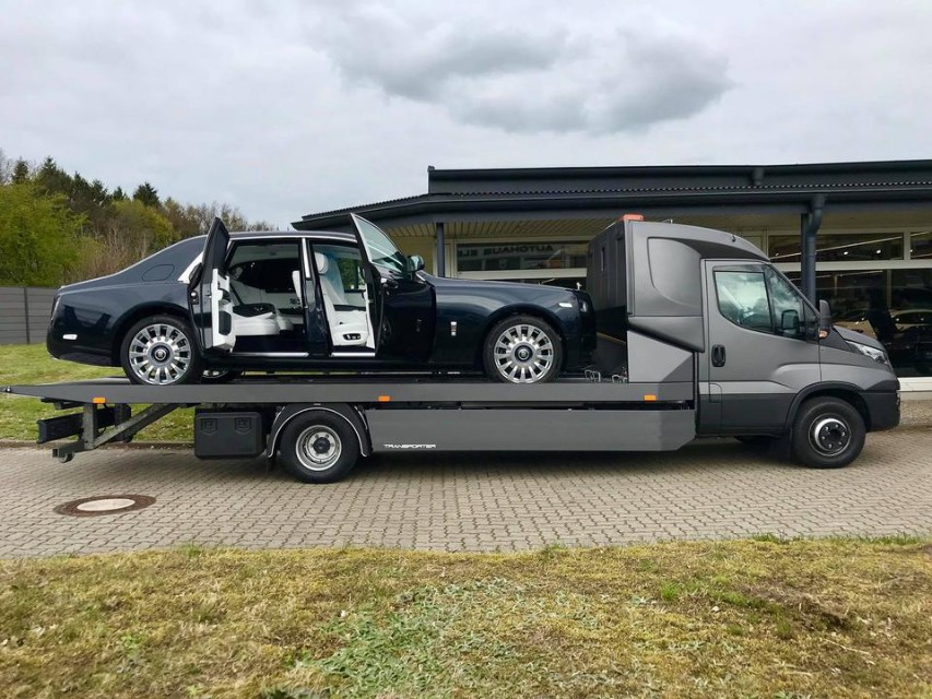 汽车三大豪华音响,劳斯莱斯车内音响效果