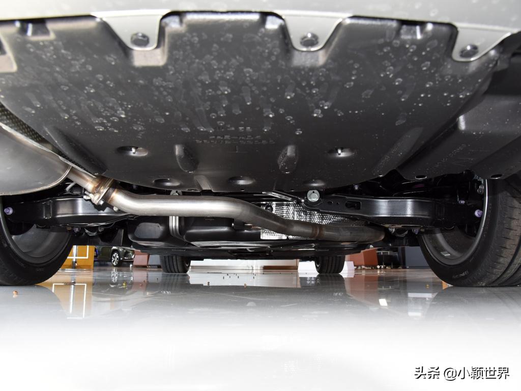 试驾雷克萨斯ES300h，有油就不会断电，出行无后顾之忧